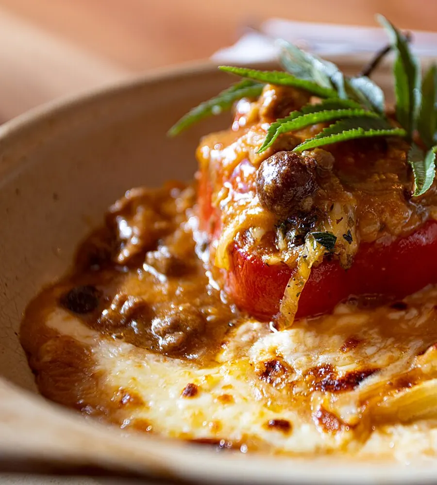 Rocoto relleno gratinado con queso